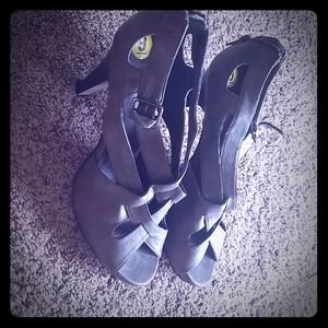 NWT Madden Girl leather heels